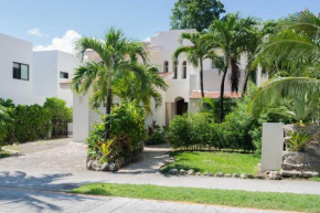 ✺ Luxury 5BR Spanish Style Villa w. Private Pool ✺